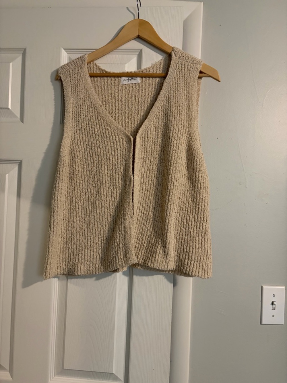 Carly Jean Los Angeles Cream Textured Knit V-Neck Tank